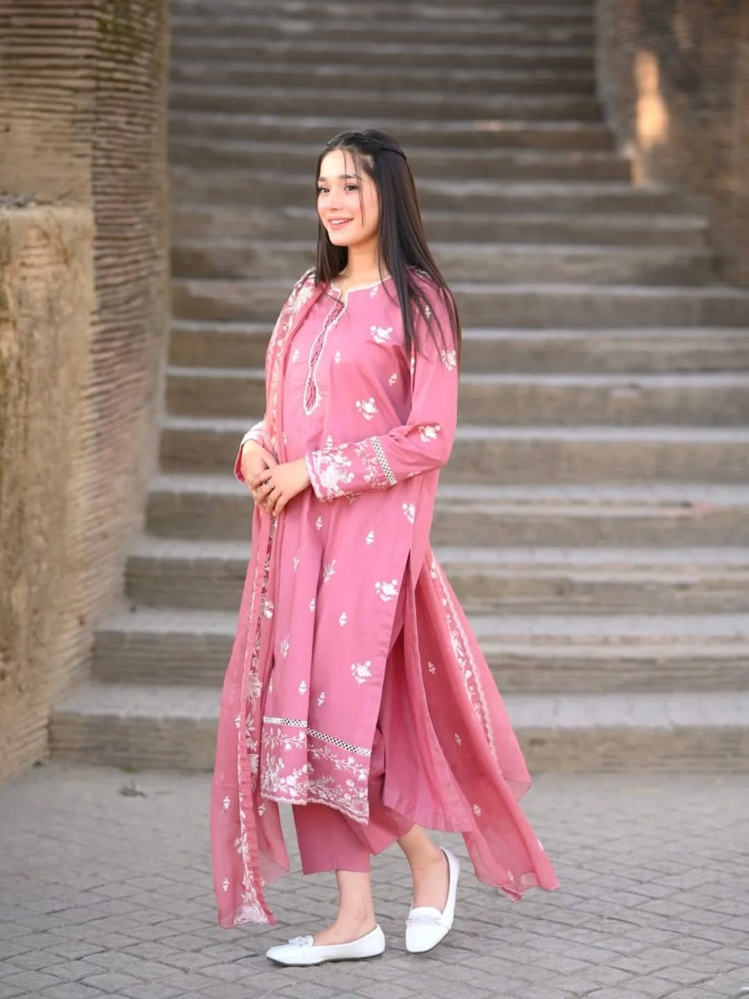 Blush (Embroidey 3.PCs)