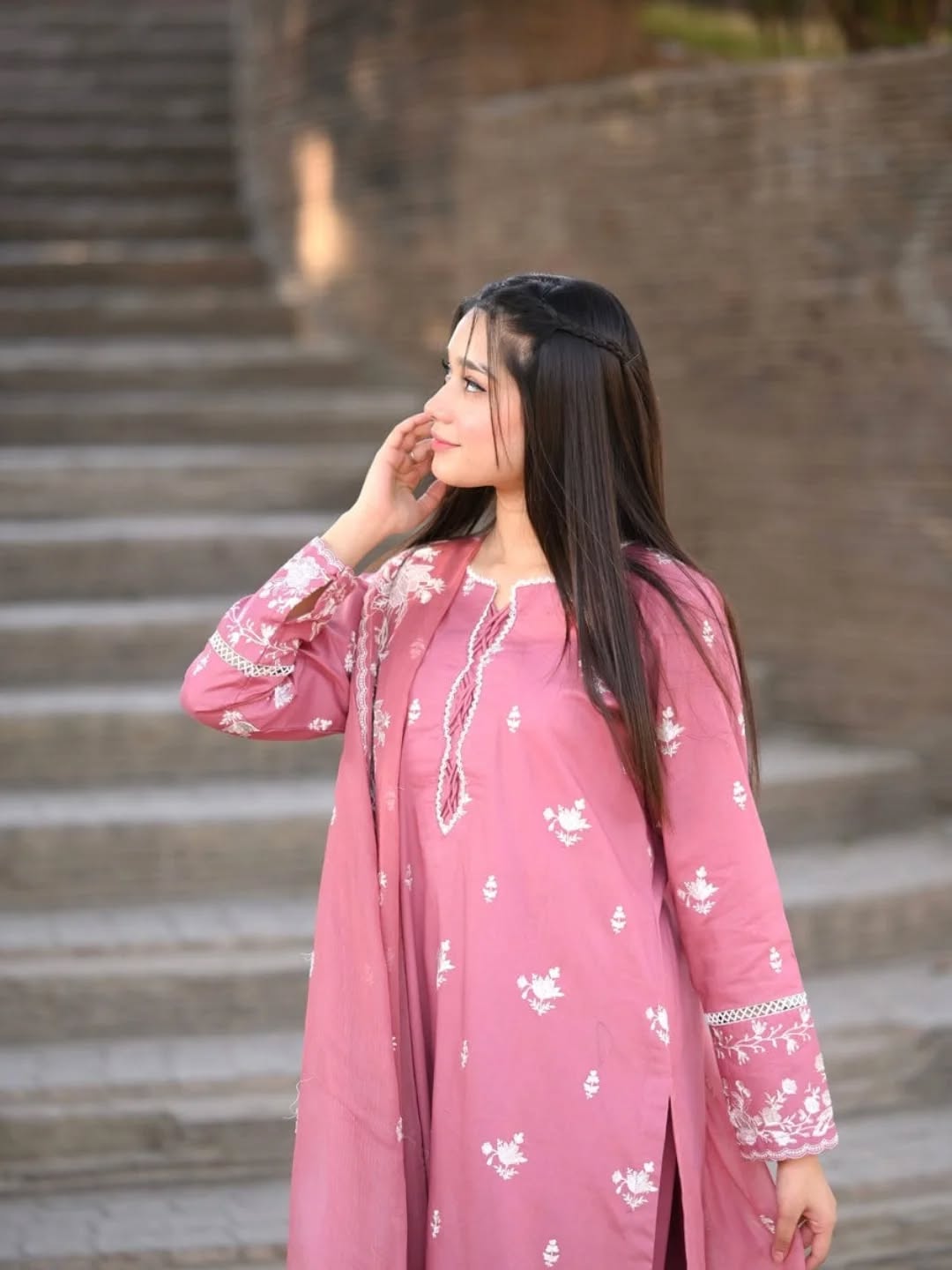 Blush (Embroidey 3.PCs)