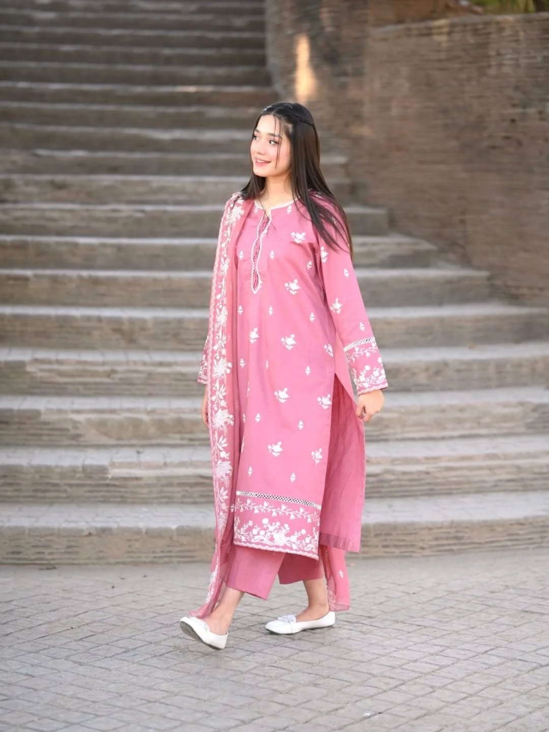 Blush (Embroidey 3.PCs)