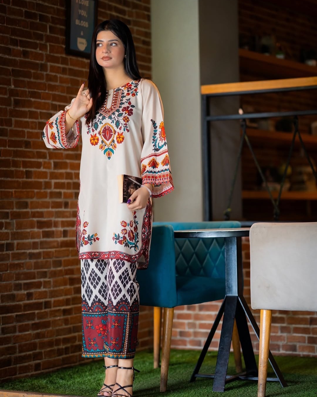 Cream Floral (2.Pcs)