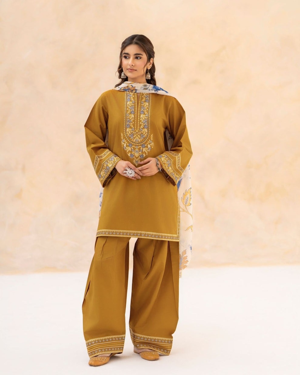 Glory [Embroidery 3.Pcs with Farshee Shalwar]