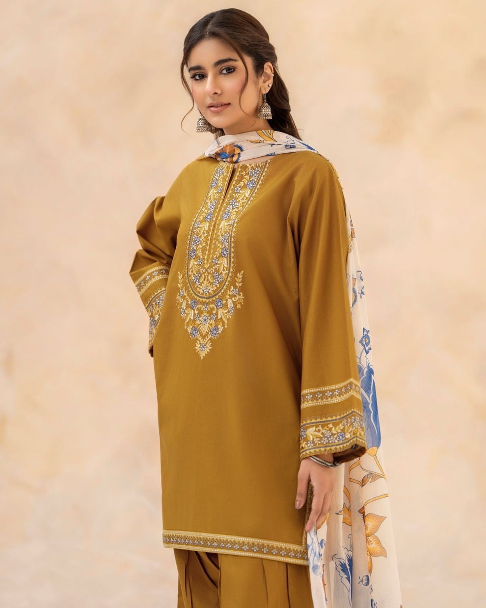 Glory [Embroidery 3.Pcs with Farshee Shalwar]