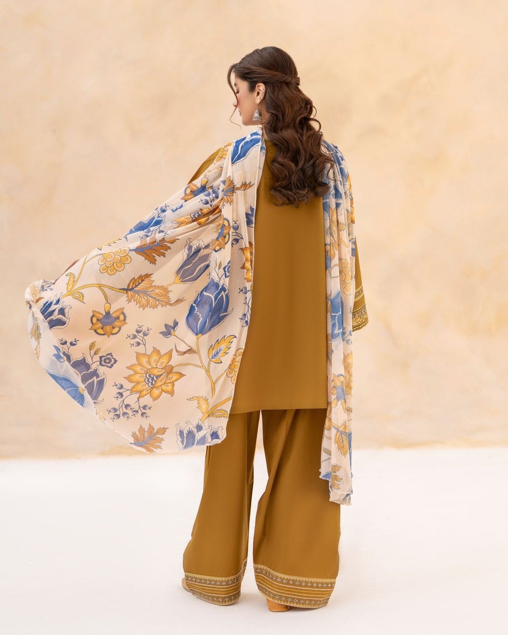 Glory [Embroidery 3.Pcs with Farshee Shalwar]