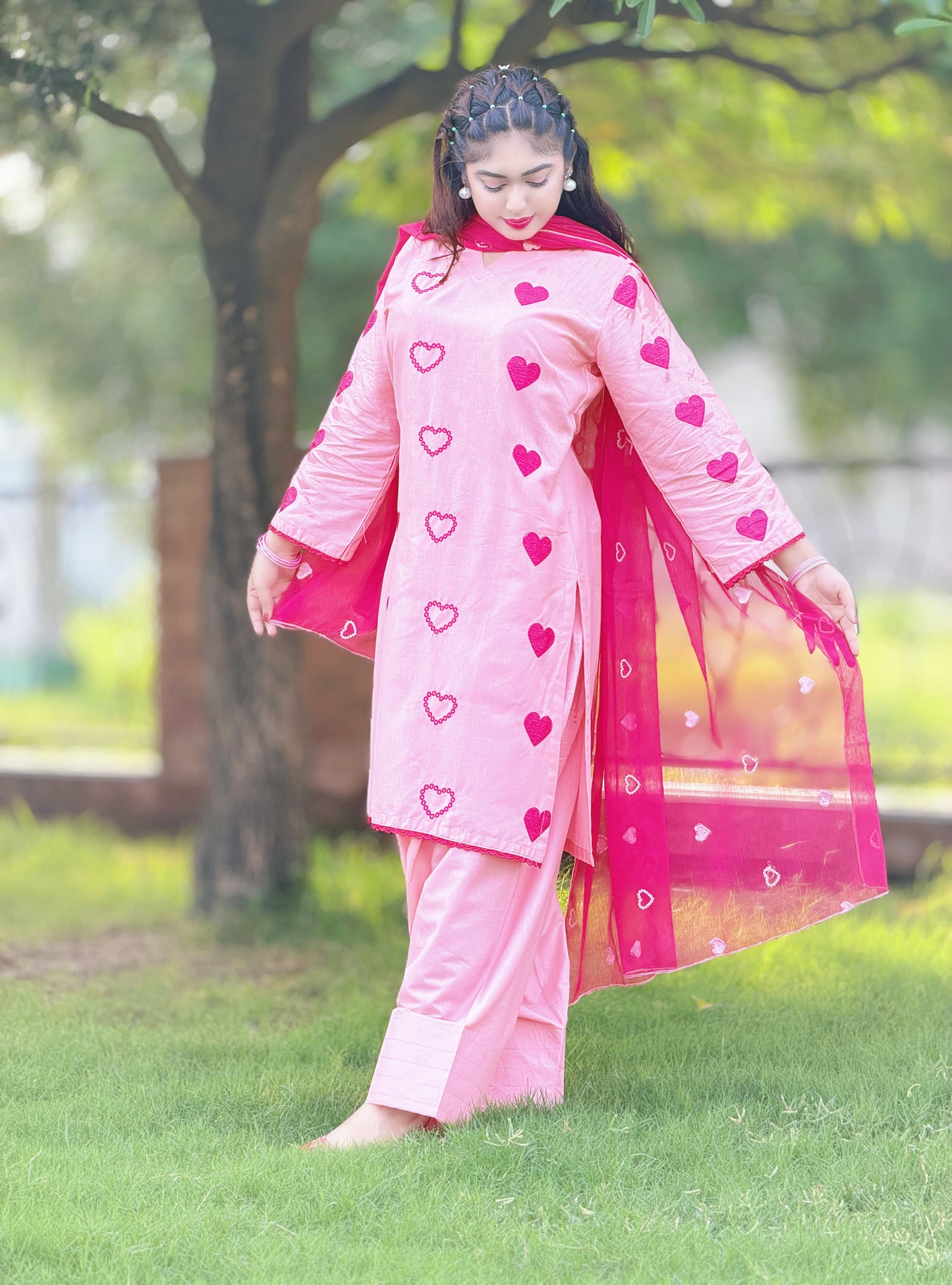 Heart Grace (Embroidery 3.PCs with Farshee Shalwar)
