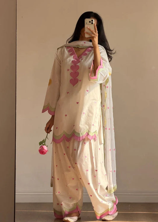 Melvion Heart (Embroidery 3.PCs with farshee Shalwar)