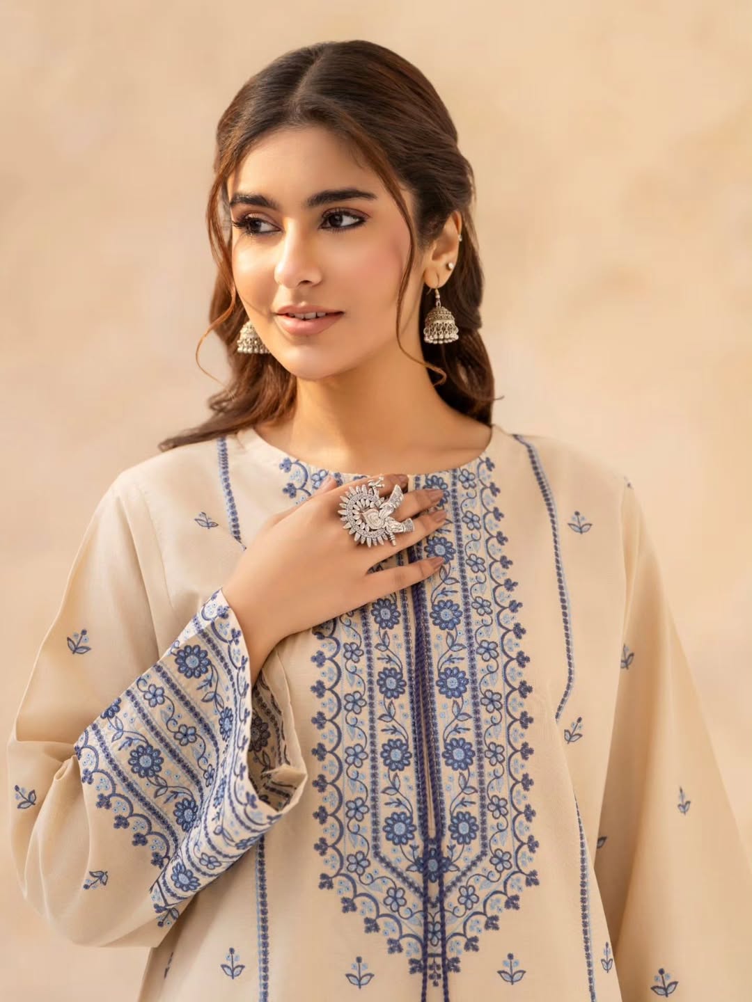 Nura (Embroidery 3.PCs)
