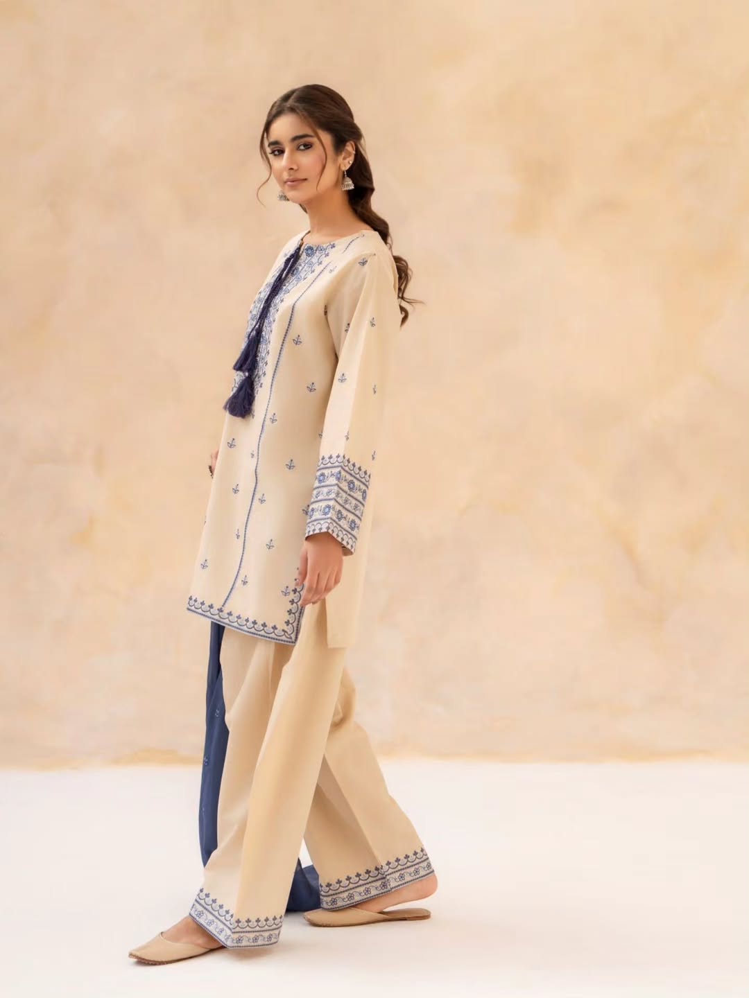 Nura (Embroidery 3.PCs)