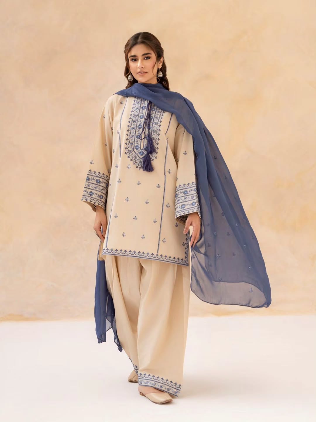 Nura (Embroidery 3.PCs)