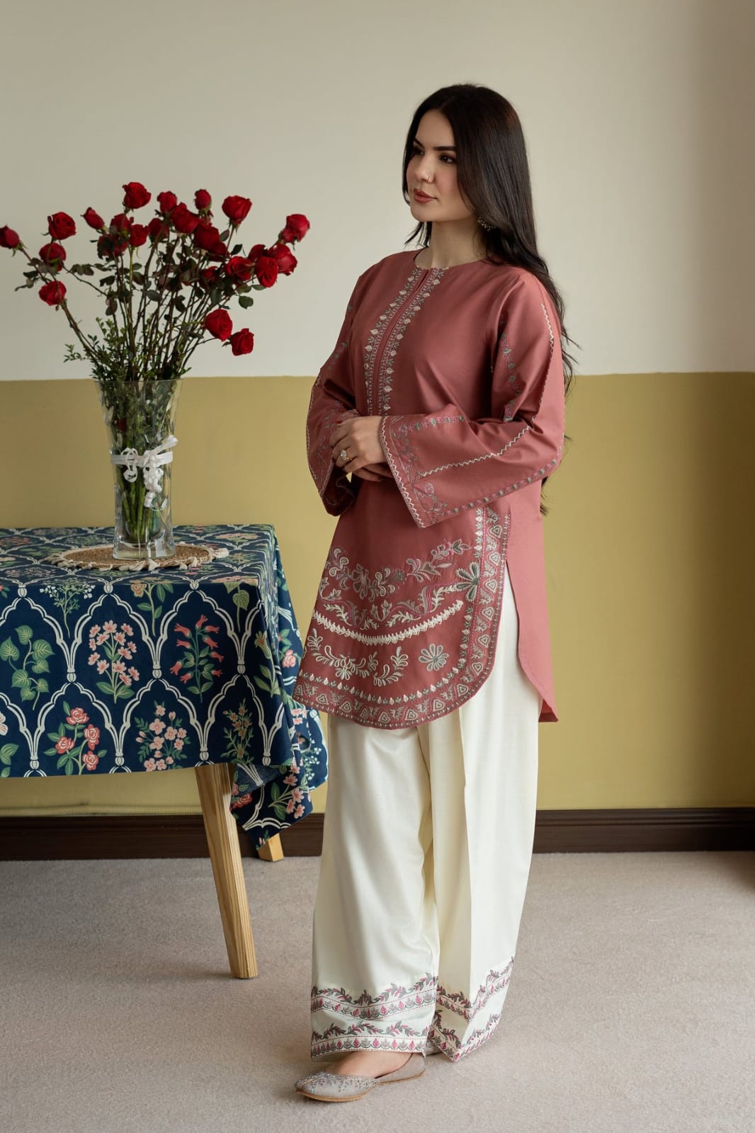 Rosy Elegance (Embroidery 2.PCs)