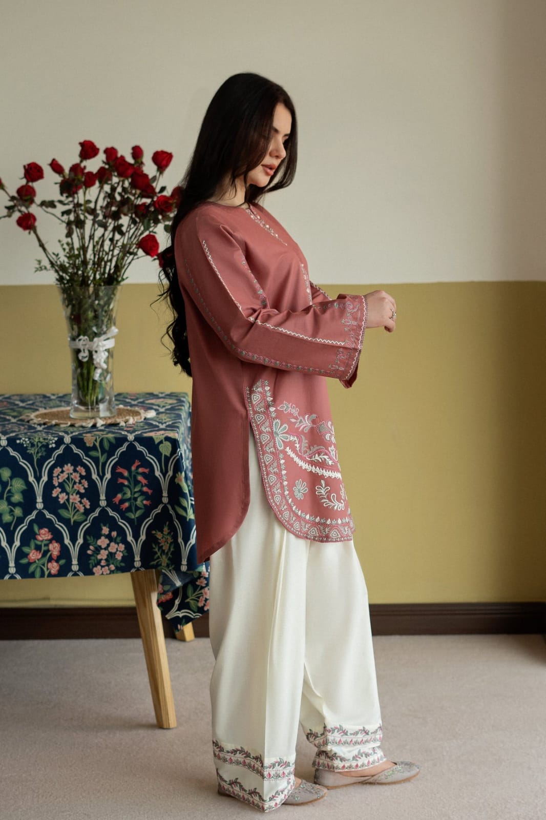 Rosy Elegance (Embroidery 2.PCs)