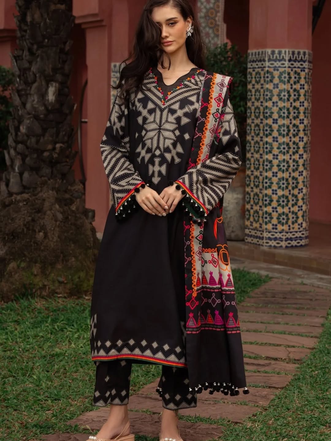 Melvin Black (Embroidery 3.PCs)