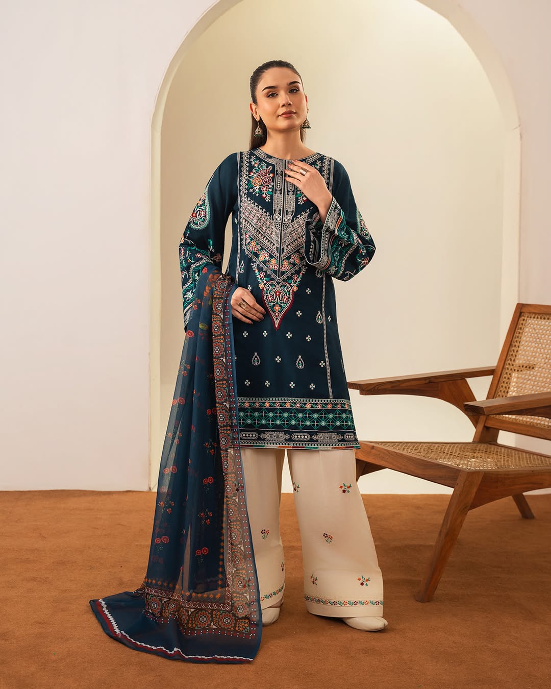 Zarqash (Embroidery 3.Pcs with bottom style Farshee Shalwar)