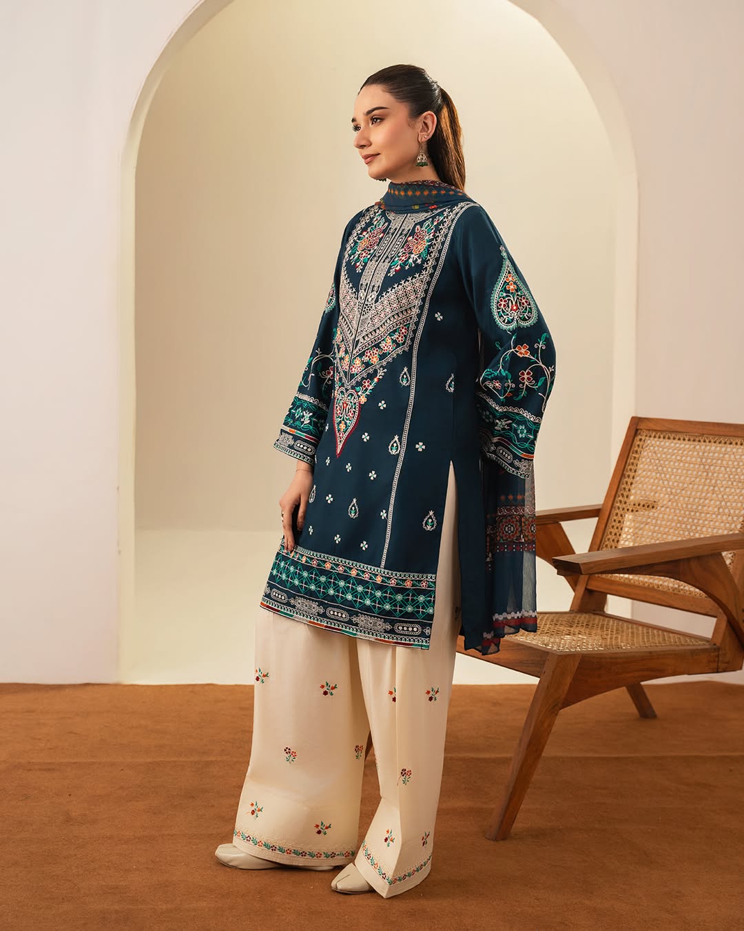 Zarqash (Embroidery 3.Pcs with bottom style Farshee Shalwar)