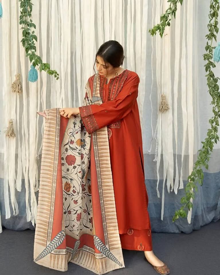 AYAT - EMBROIDERED WITH DIGITAL SHAWL (3.Pcs)
