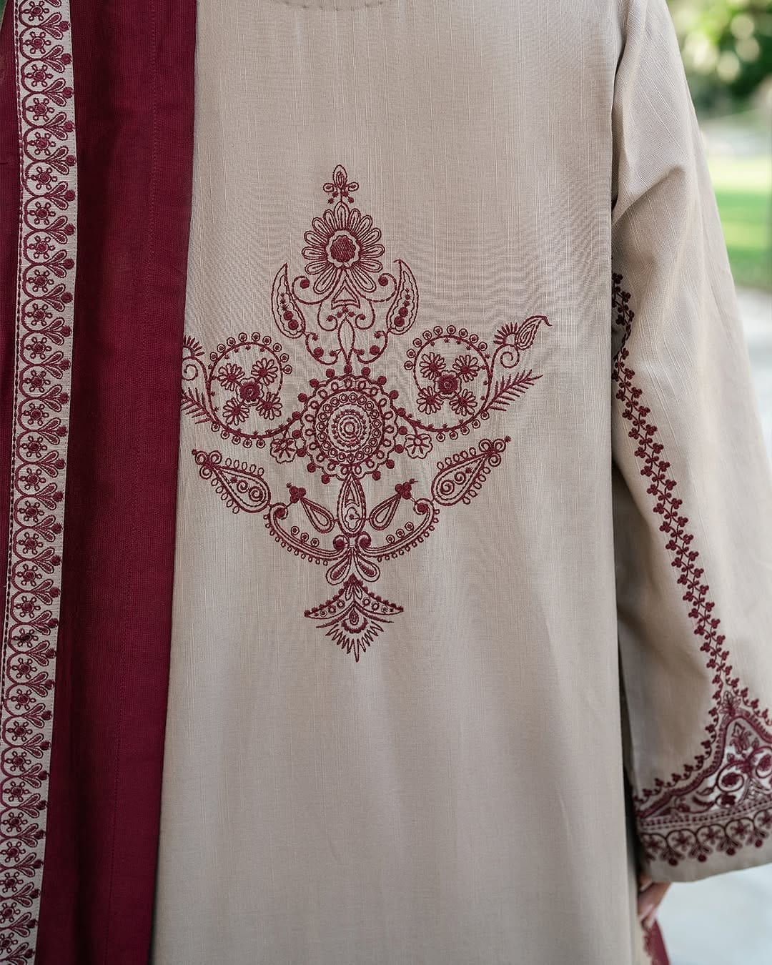 Mehroon Jawel Embroidery (3.Pcs)