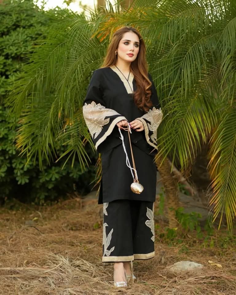 Almond (Embroidery Patchwork)(2.Pcs)