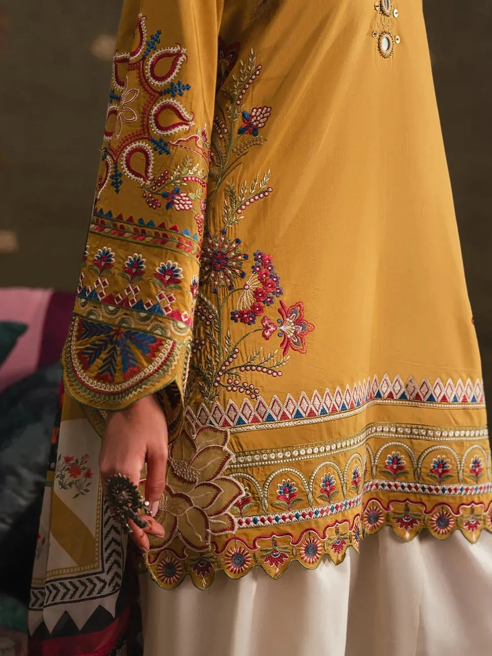 Sunehri (Embroidery 3.PCs with Farshee Shalwar)