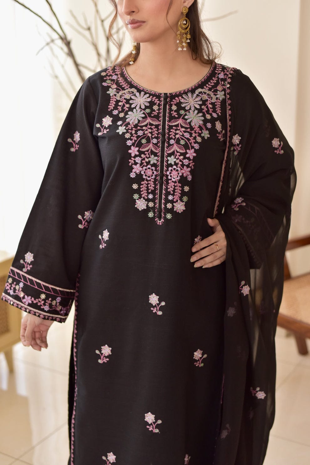 Zar-e-Noor (Embroidery 3.Pcs)